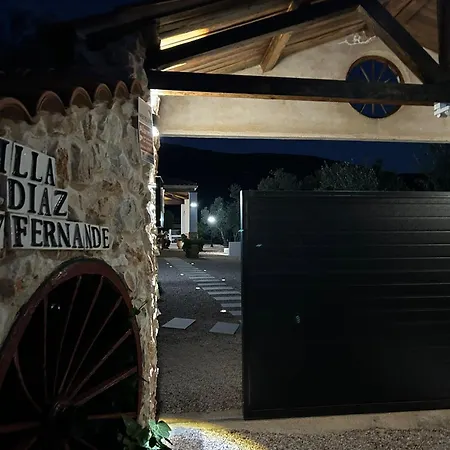 Village Diaz - Fernandez Villa
